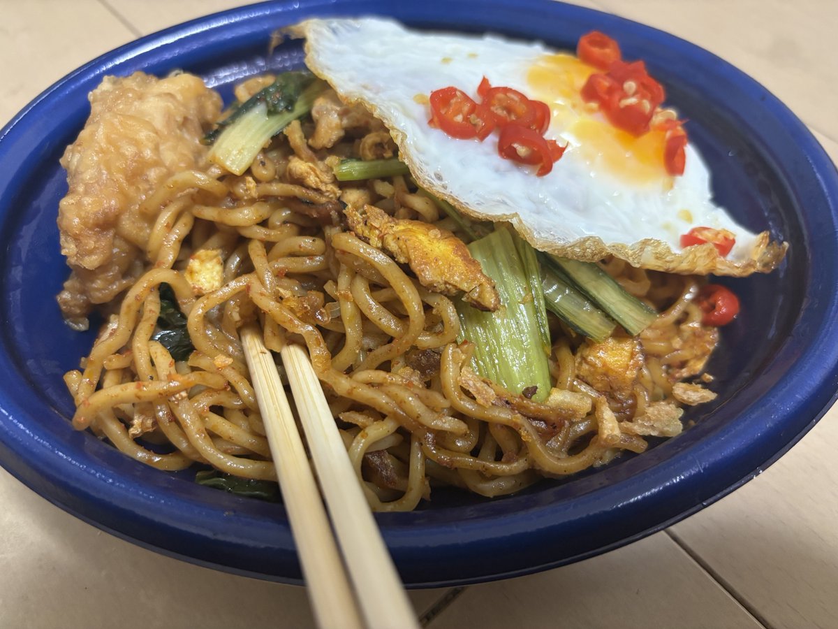 エナック tweet media