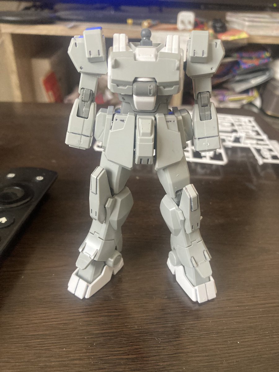 nesanhashare's tweet image. #EZSR
を始める🙄

あと2個欲しいのう…。😓
再販予定…。😭

#ガンプラ
#HGBF

偵察仕様かなあ…。

EZ08一個買って
余剰でなんちゃってでも作るかあ？