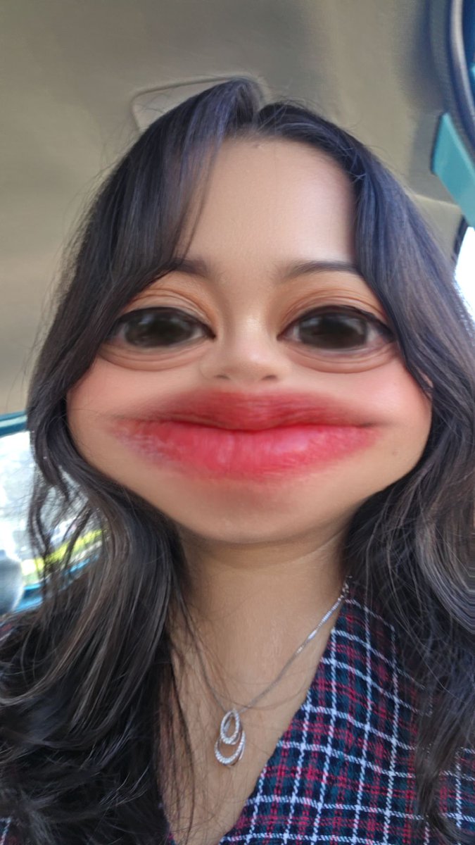 es tawar ❄ tweet media