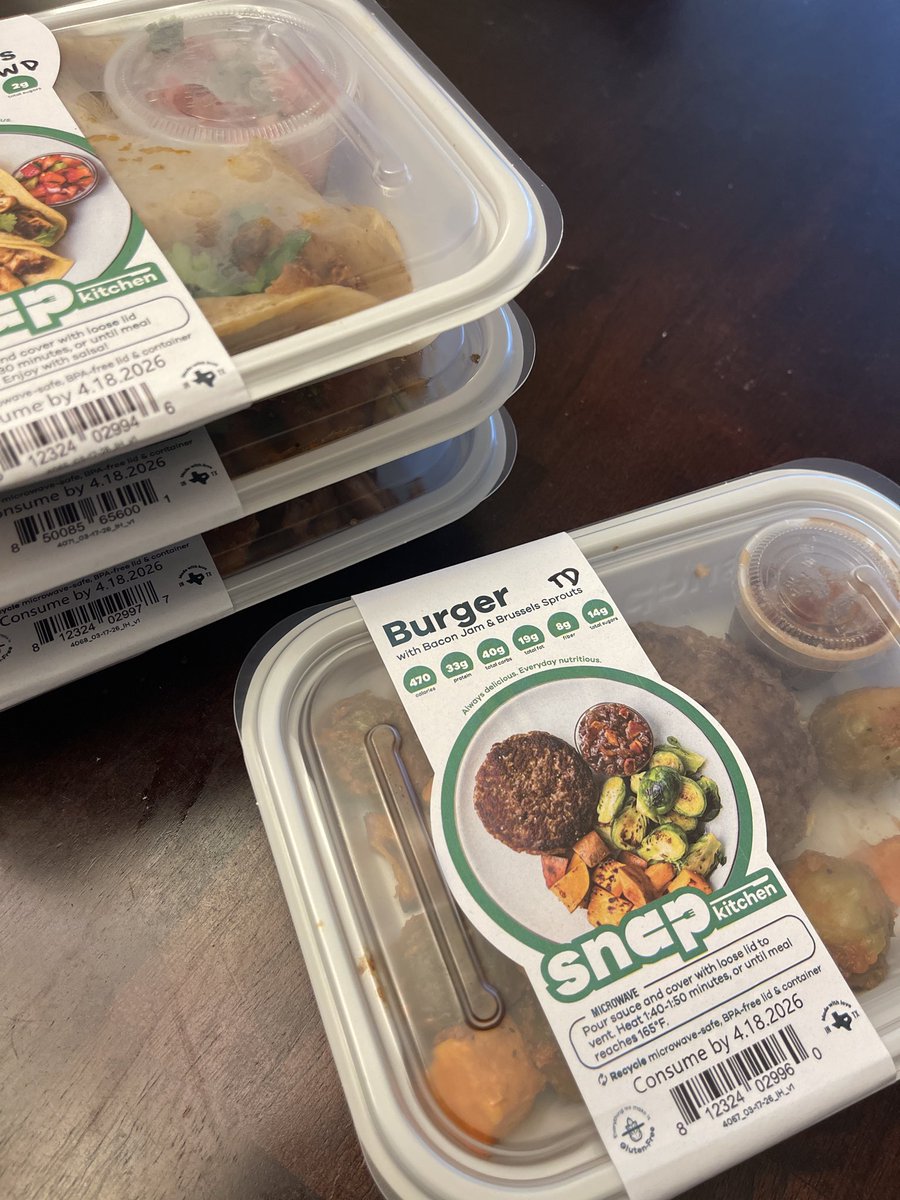 xPhantomJuJu's tweet photo. Who grabbed the new @snapkitchen meals this week? Excited to try the tacos with strawberry salsa!! https://t.co/C27TjHqjwS