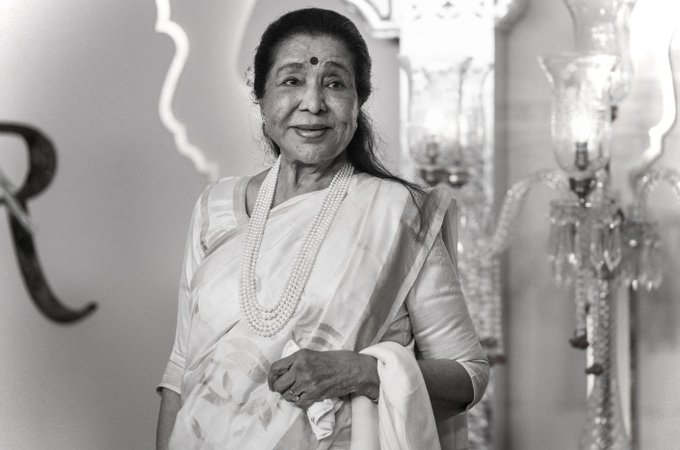 airnews_abad's tweet image. #AshaBhosle ના અવસાન સાથે, બોલિવૂડ સંગીતમાં એક યુગનો અંત આવ્યો 

🔷તેમની કારકિર્દી આઠ દાયકાથી વધુ લાંબી હતી 

🔷તેમણે વિવિધ ભાષાઓમાં 12 હજાર 500 થી વધુ ગીતો ગાયા હતા

#EndofAnEra #LegendarySinger #BollywoodMusic