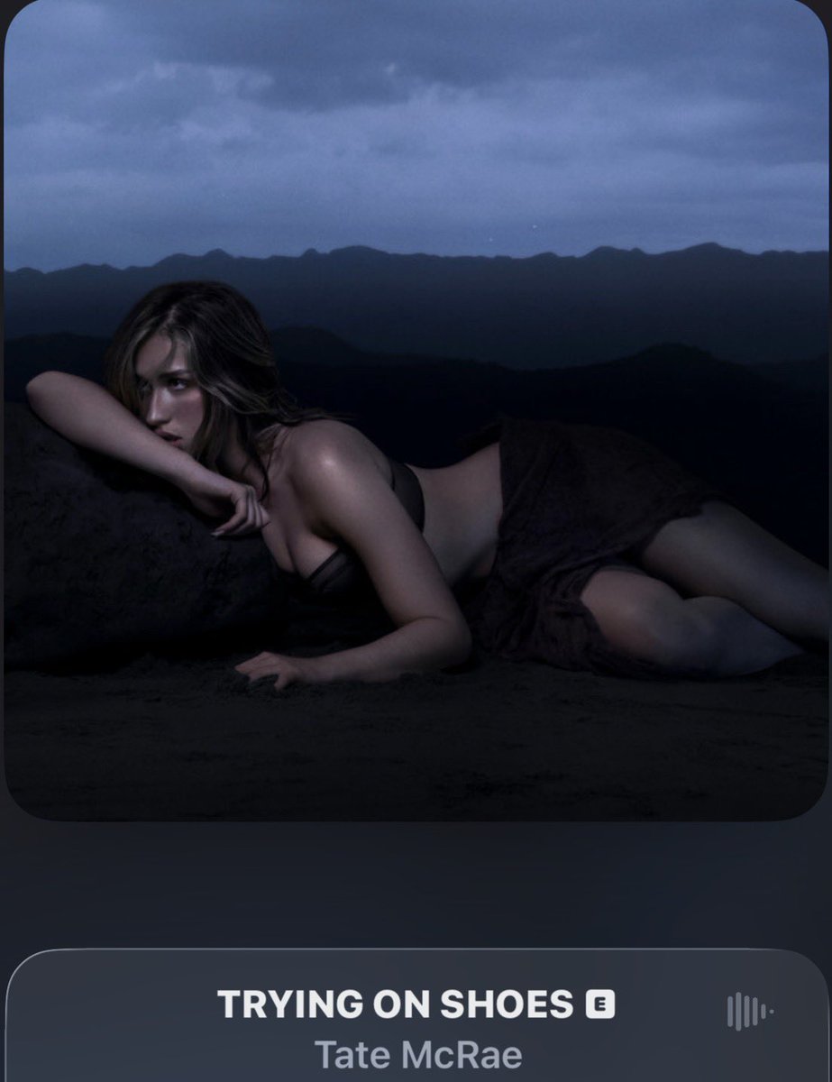 jay loves DROP DEAD 🩷🤍🎸 tweet media