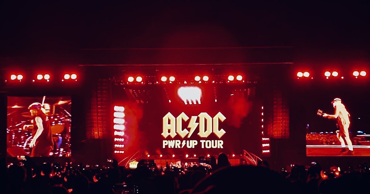 OmarCJay's tweet photo. Gracias, gracias, gracias @universal881fm #ComunidadVIP #ACDC @Javier88fm https://t.co/K01A9V65Wf