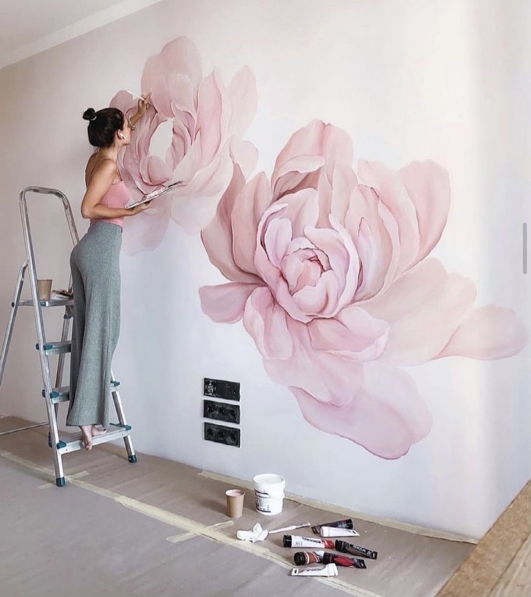 insperarise's tweet image. painting the walls pink 🎨