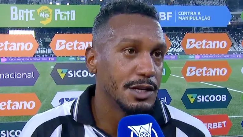 BotafogoDeprecc's tweet photo. Sou um jogador mais velho, mas entrego muito mais que essa molecada do Botafogo. Não posso ser banco nesse elenco cansado. É bom esse careca rever essas escalações.

— Edenilson https://t.co/QtlnR2IOxR