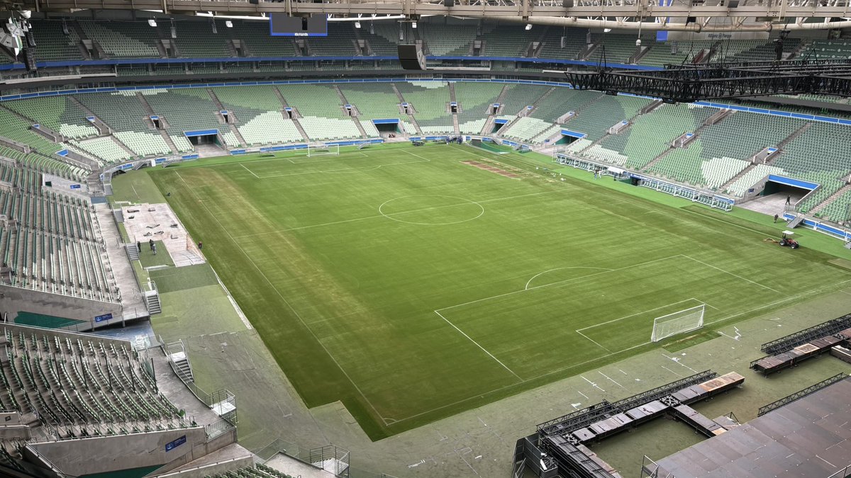 livia_camillo_'s tweet photo. Não é querendo comparar, porque a comparação é injusta. A diferença que faz assistir a uma partida de futebol num gramado de qualidade.

#NeoQuimicaArena ⚽️ https://t.co/JpbGNbesXt