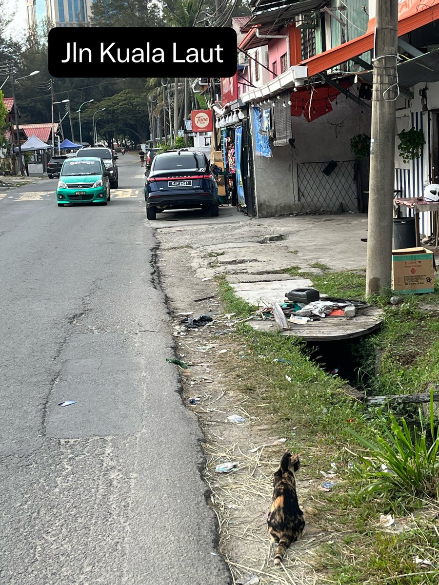 UrangSabah baini, sumua pun uncit, anak tiri bakan tweet media