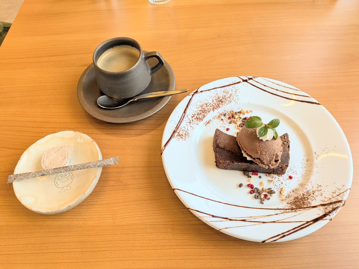 むにえな tweet media