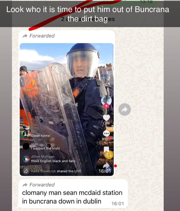 PatriciaMAC10's tweet image. Donegal inspector ready to attack Galway protesters.

Wonder will Donegal media highlight Inspector Sean McDaid from Buncrana or the 3 van loads seen heading on N17 from up here to peaceful #fuelprotest