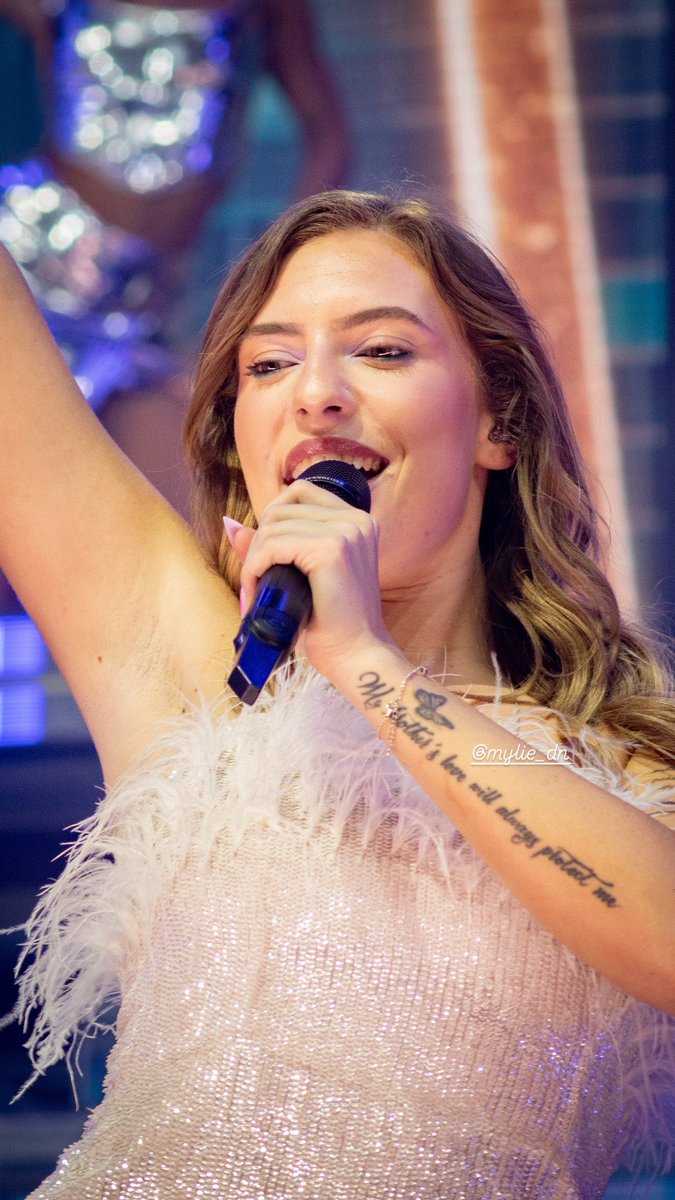 Mylie ✨ tweet media