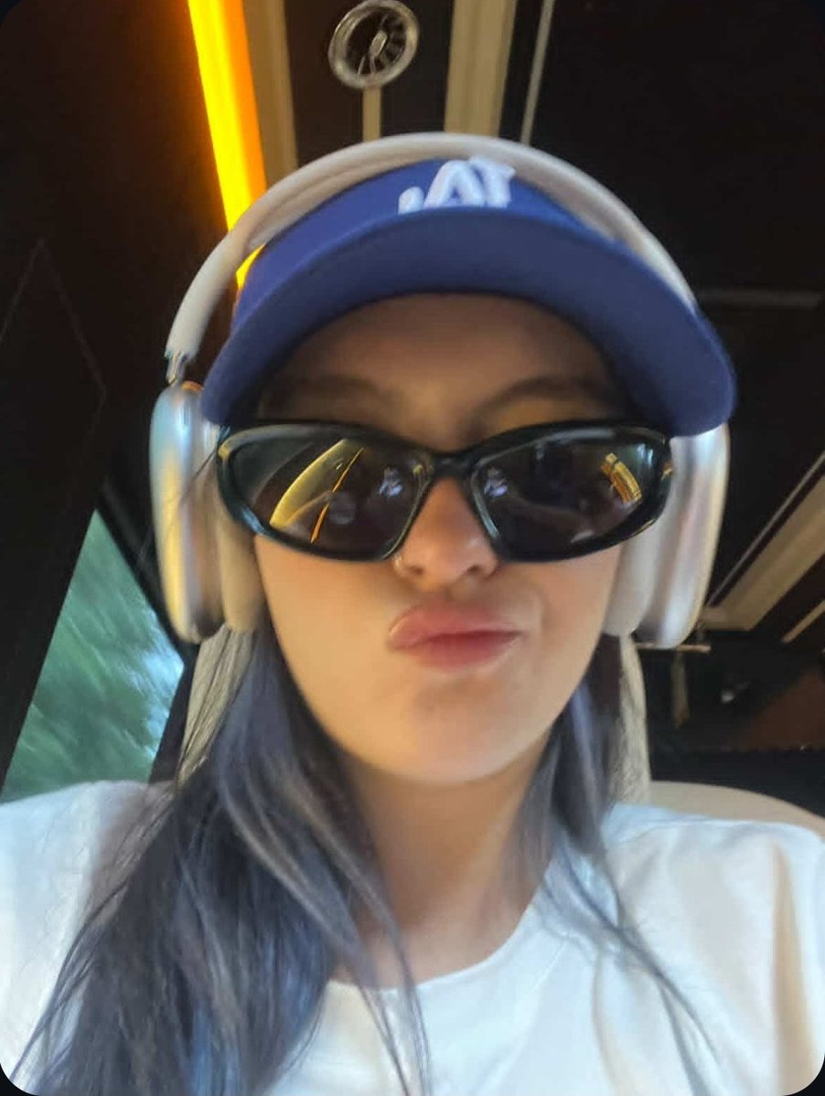 saint maxi tweet media