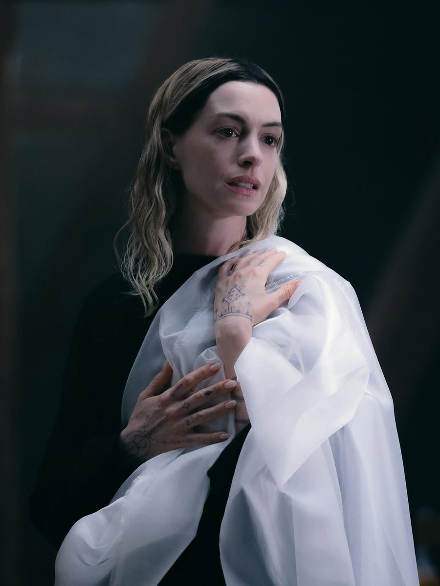 Anne Hathaway Crave tweet media