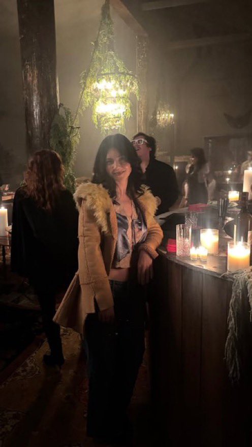 but they told me marina was forced to take a pic with melanie-