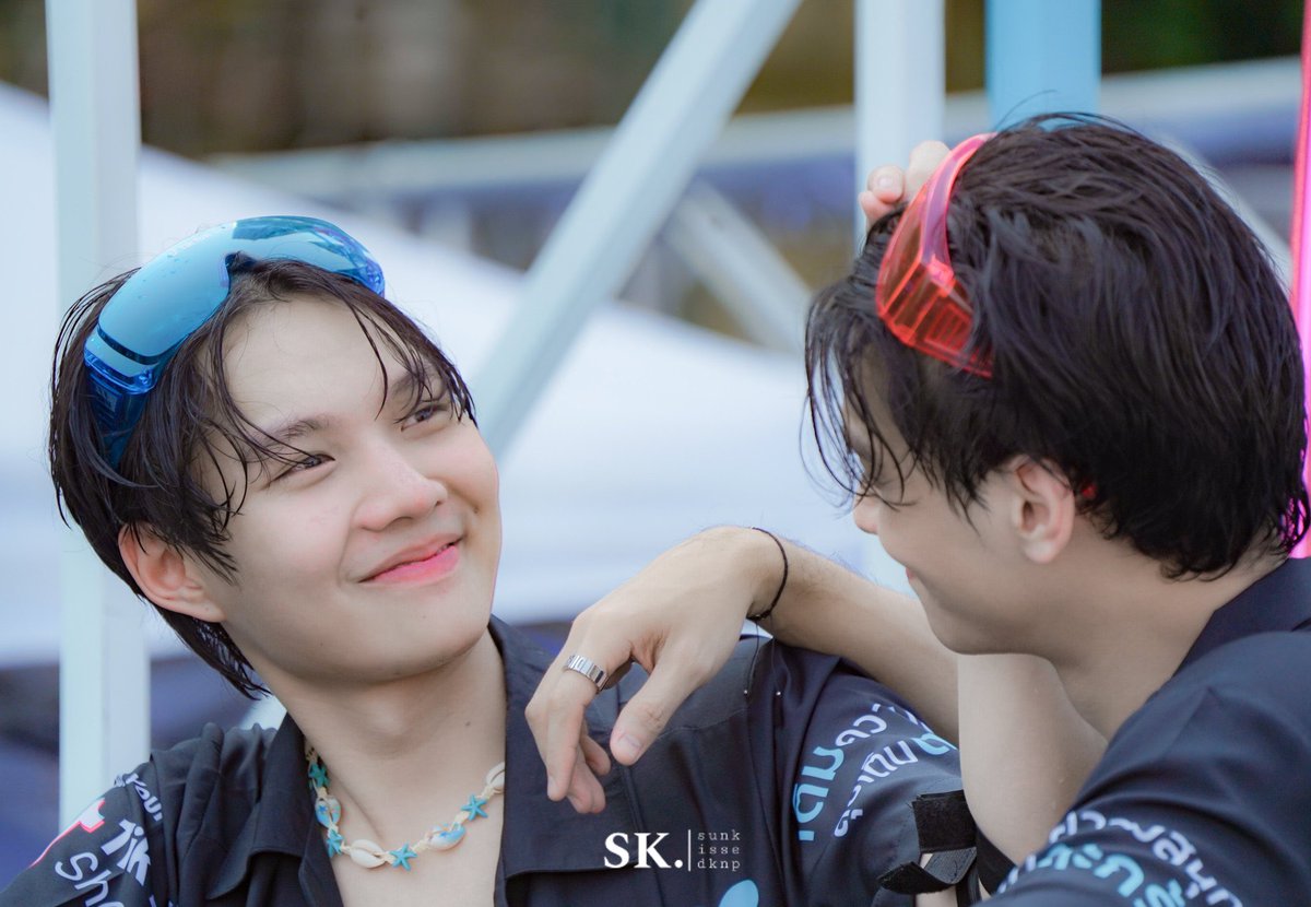 eli 🐝 tweet media