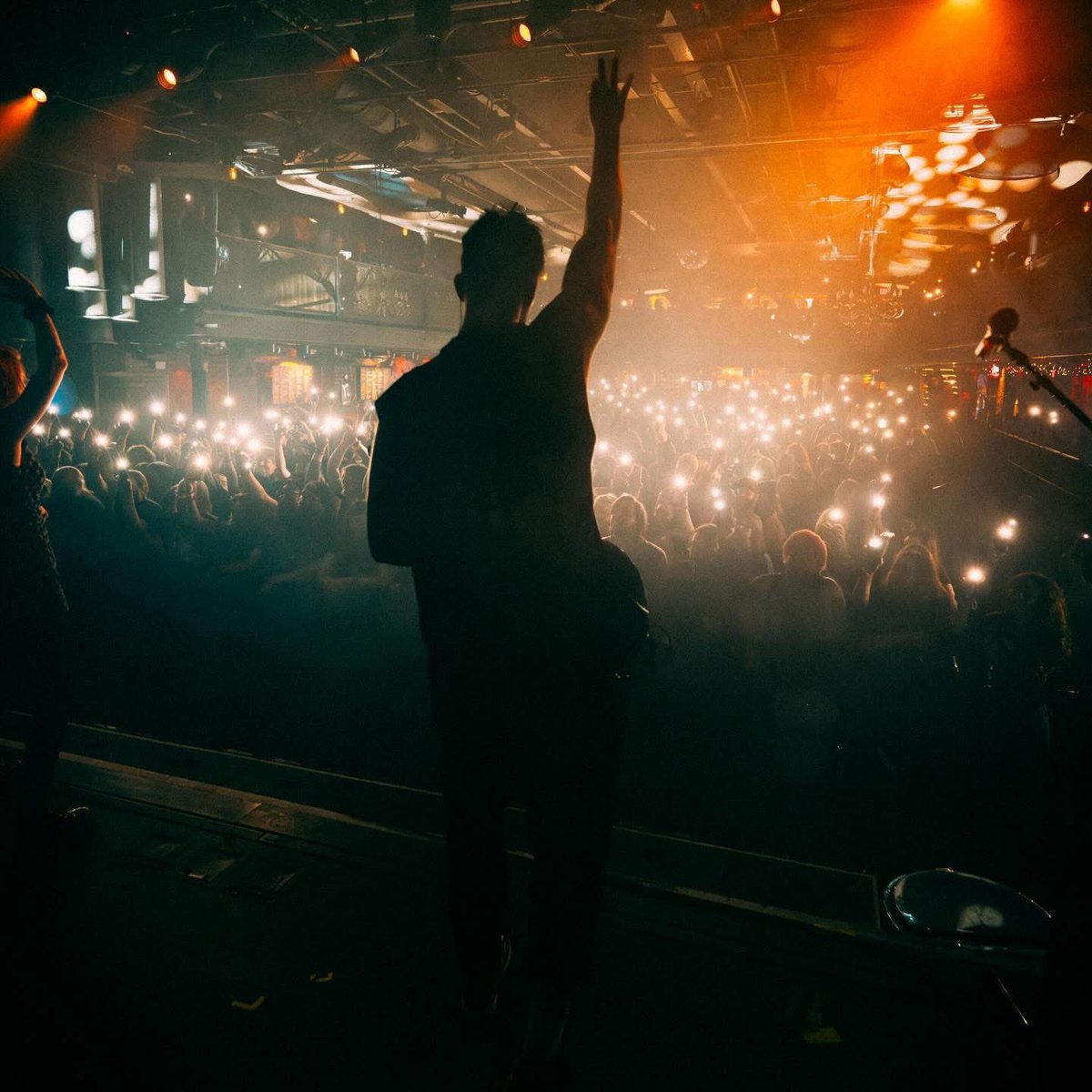 ankormusic's tweet photo. Sold out in Minneapolis 🥵
Thank you so much for your incredible welcome, you guys were super nice and sold out our Shoganai CDs in the 2nd show. We should probably do more asap 😅🩵

NEXT SHOWS, tickets and M&amp;G: https://t.co/jAl04TKwrE

#ANKOR https://t.co/xPL1AeXz4U
