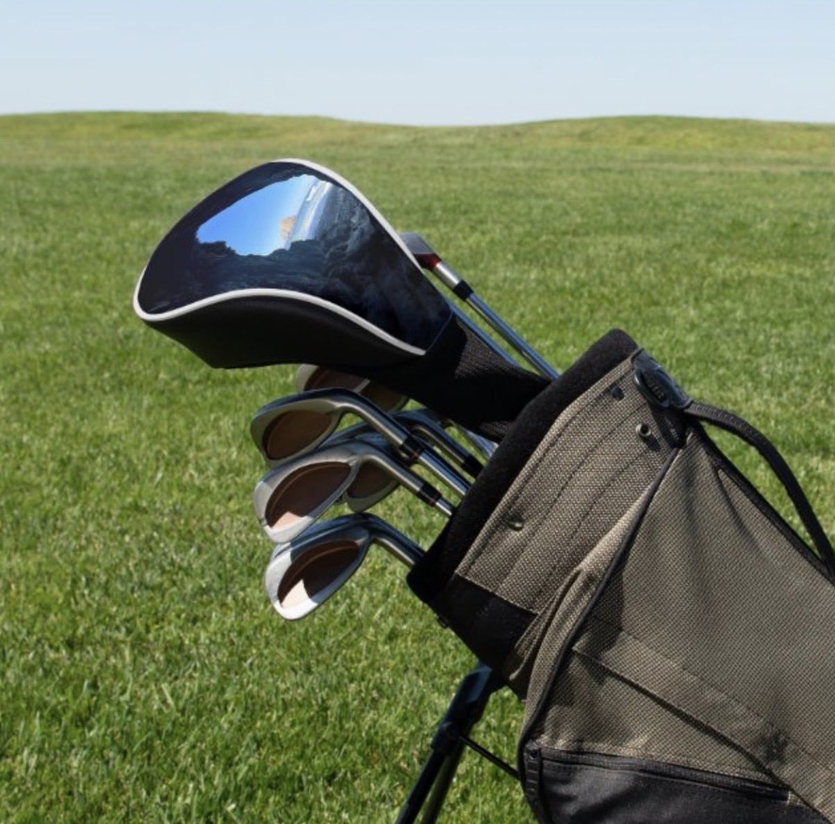 erinmdorffette's tweet photo. Watching #themasters? Need an upgrade of equipment? #masters #golf #golfclubs #oceangolf #golfing #clubcover #beachgolf #drivercover #driver
https://t.co/IzntGwJmsN https://t.co/nZrCYPfb88