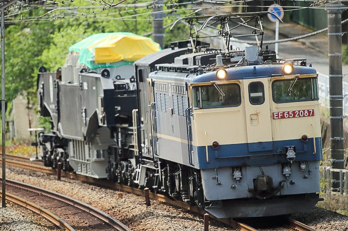 ko_nomo's tweet photo. 2026/4/12
EF65 2087+ヨ+シキ801B2C
7ヶ月ぶりのPF+シキ撮影は、前回と同じアングルでさらに望遠を効かせて編成を強調できました。
https://t.co/DNcizcIJMz https://t.co/6tZj82jQPg