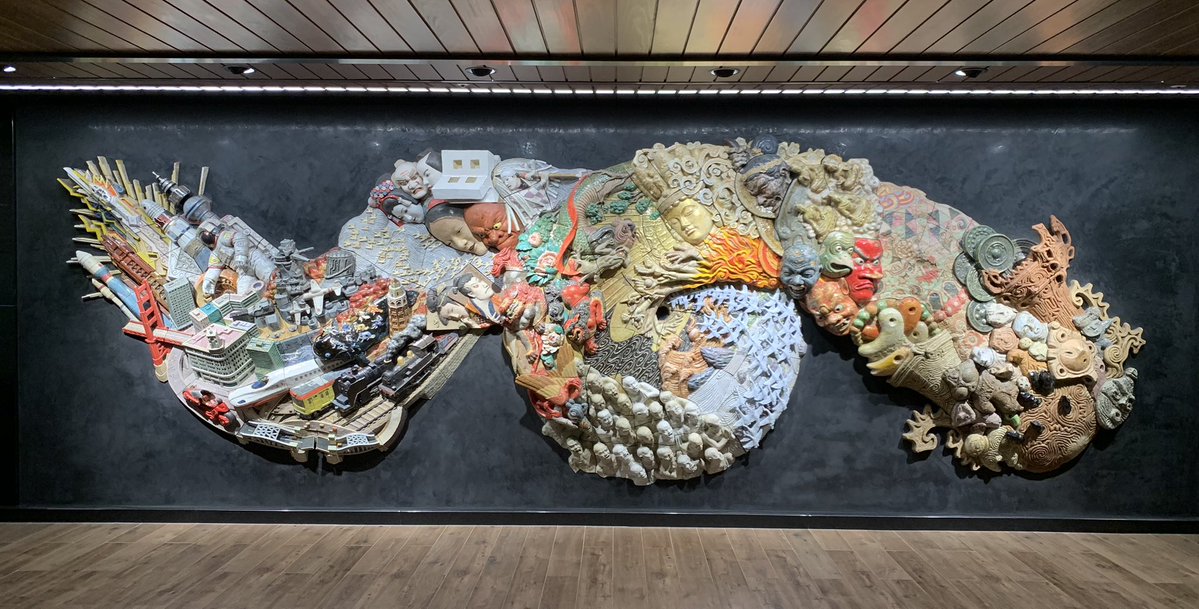 3_anyanekoneko's tweet image. 昨年の暮れに銀座駅に設置されたパブリックアートは「大友克洋」様の原画・監修による縦2.4m×横7mの大型陶板レリーフ「Procession Spin」になっています…
「金田」のバイクも描かれていて、銀座の新たなアートスポットの名所とされています✨
#銀座 #東京銀座 #AKIRA