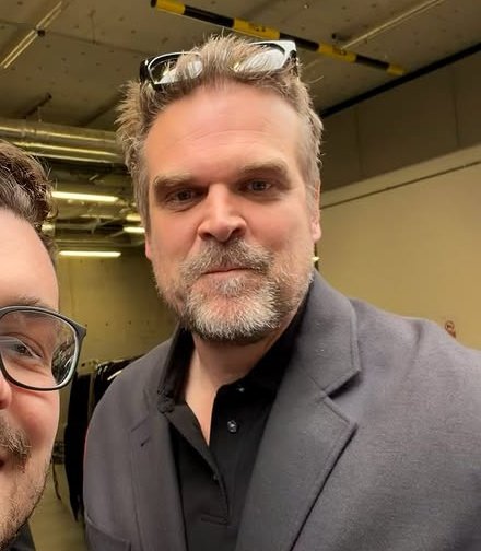 DavidHarbour.home tweet media