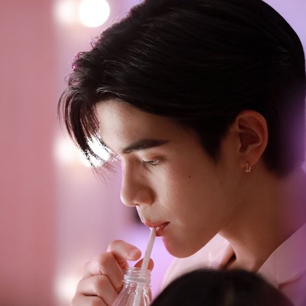 barthtanrak's tweet image. most beautiful side profile in the world.
#Fourthnattawat