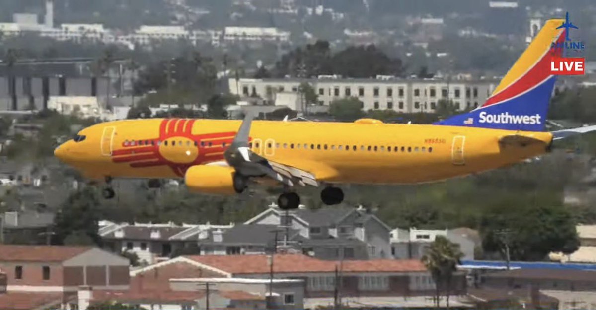 airlinevideos's tweet image. We got your planes all afternoon! Tune in now for more great LAX action LIVE ✈️✈️
#aviation #airport #losangeles
🔴LIVE LOS ANGELES (LAX) AIRPORT ACTION! (April 12th, 2026) youtube.com/live/TjYpZ_X7f… via @YouTube