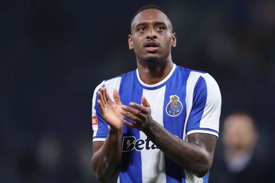 Quando vos perguntarem o quão importante é a competitividade dentro de uma equipa, mostrem este tweet

Que luxo é poder escolher entre Alan Varela ou Pablo Rosário para ‘6’