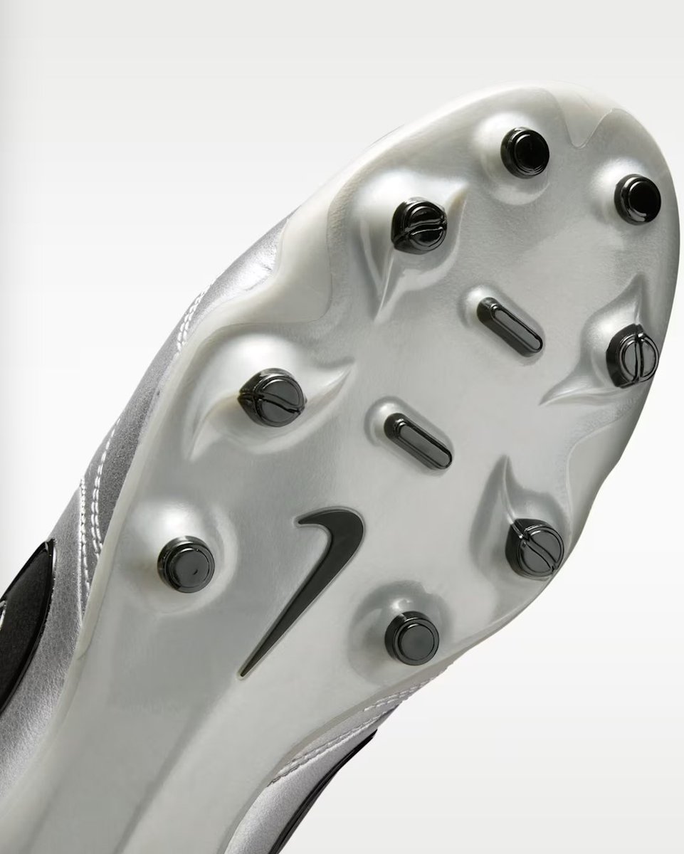 snkr_twitr's tweet photo. AD: Nike Tiempo Ligera Pro FG Low 'Metallic Silver/Black' Soccer Cleats drops tomorrow at 7am PT/10am ET

Nike US -> https://t.co/kvvpOnHHGu https://t.co/wiTrTDZMr3