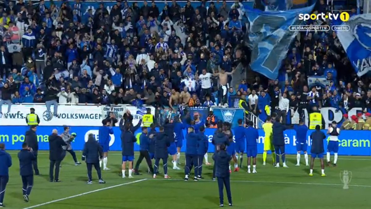 fcportomaradona's tweet photo. FALTAM 5 FINAIS!

Intensidade máxima, dentro e fora de campo, À @FCPorto! 💙🐉