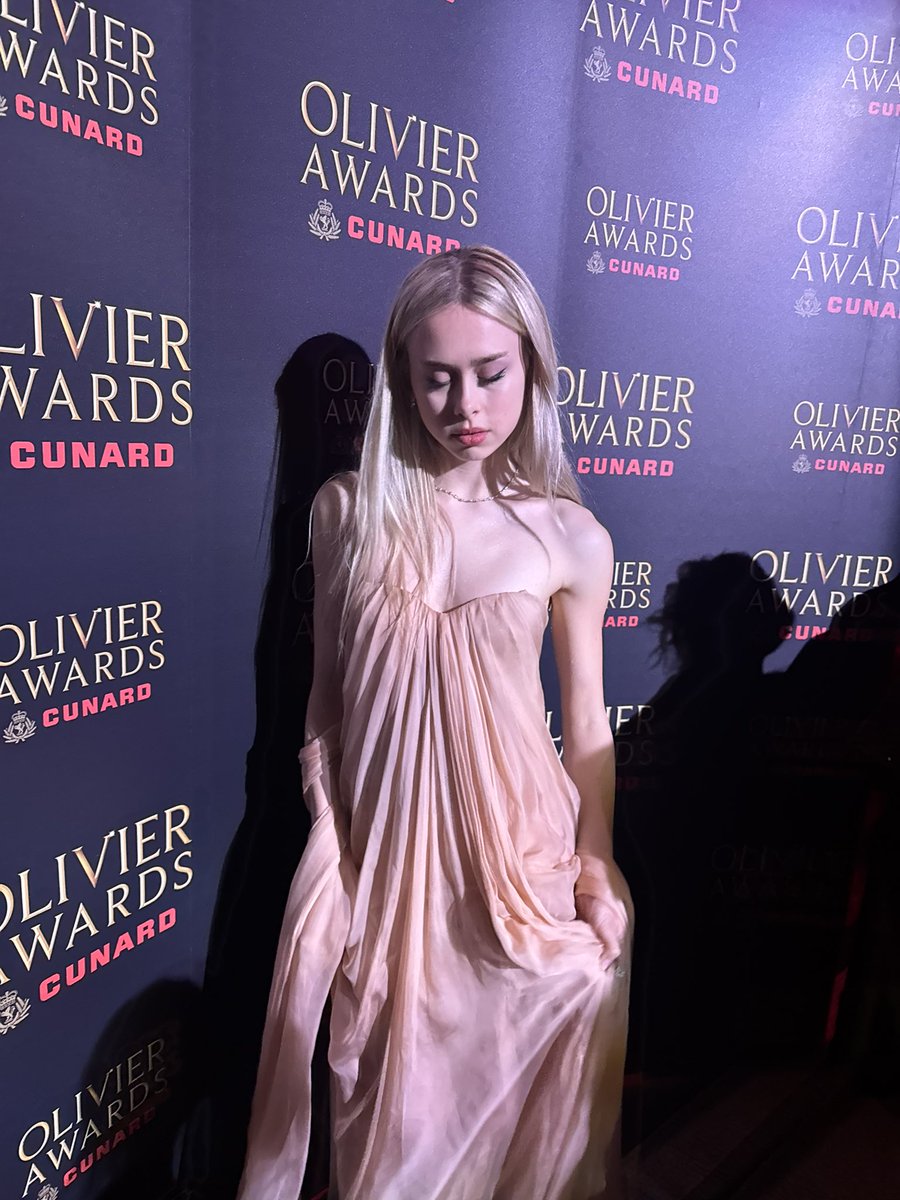 erin lecount tweet media