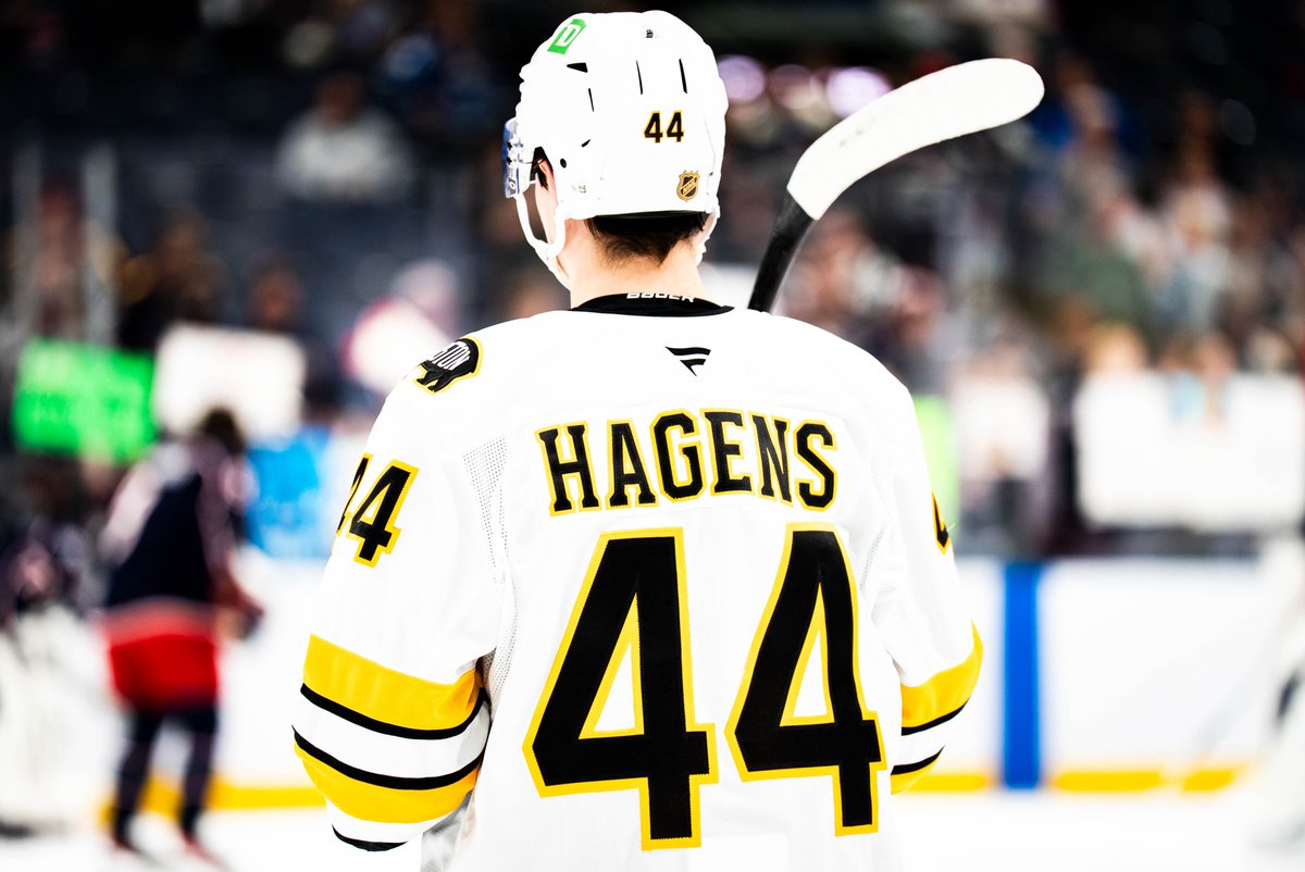 x - Boston Bruins tweet media