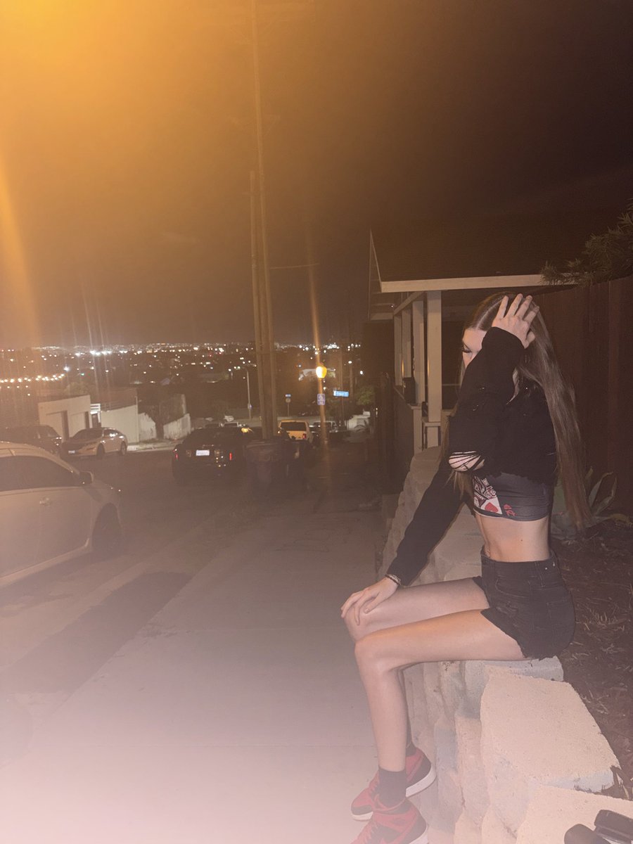 5starsinn's tweet photo. Two views at once 💋 
#socal #cali https://t.co/Wo7KPJp3jS