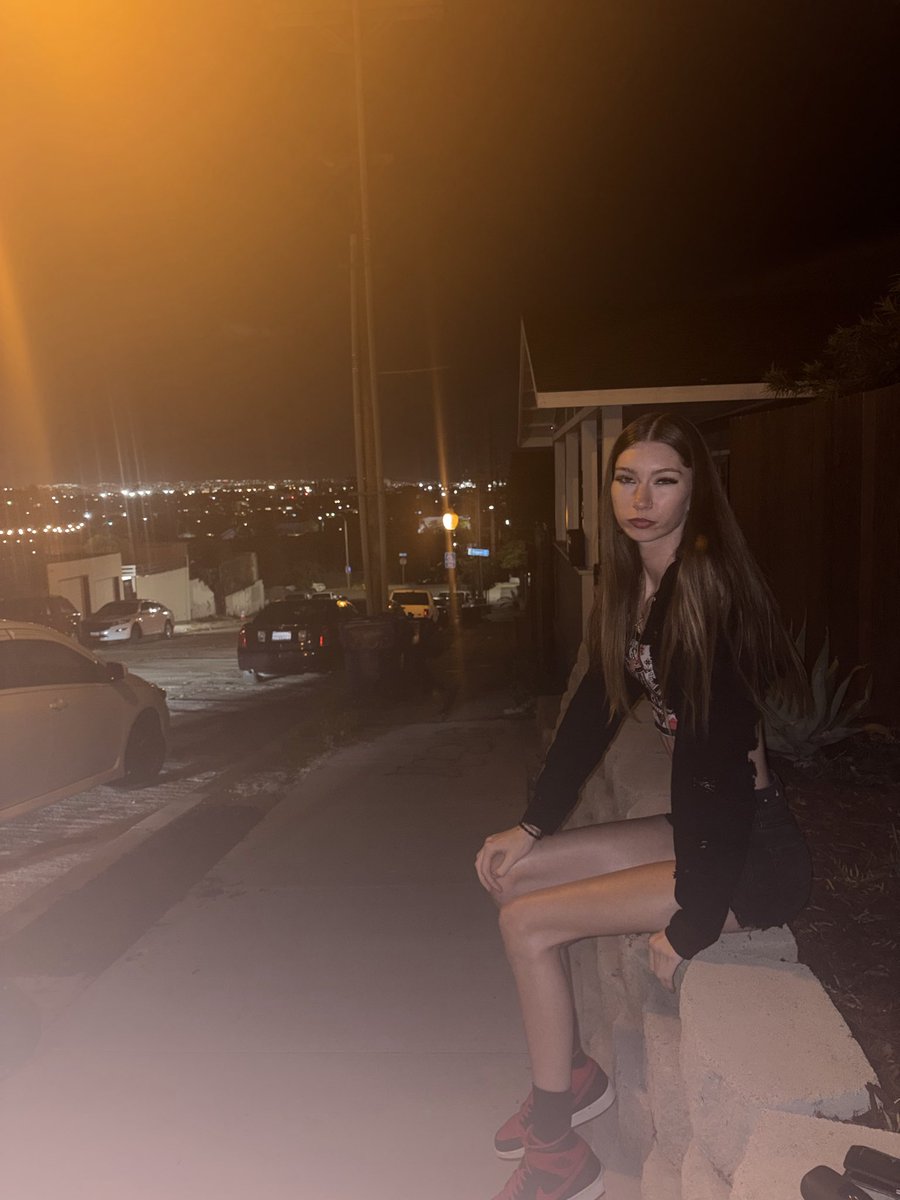 5starsinn's tweet photo. Two views at once 💋 
#socal #cali https://t.co/Wo7KPJp3jS