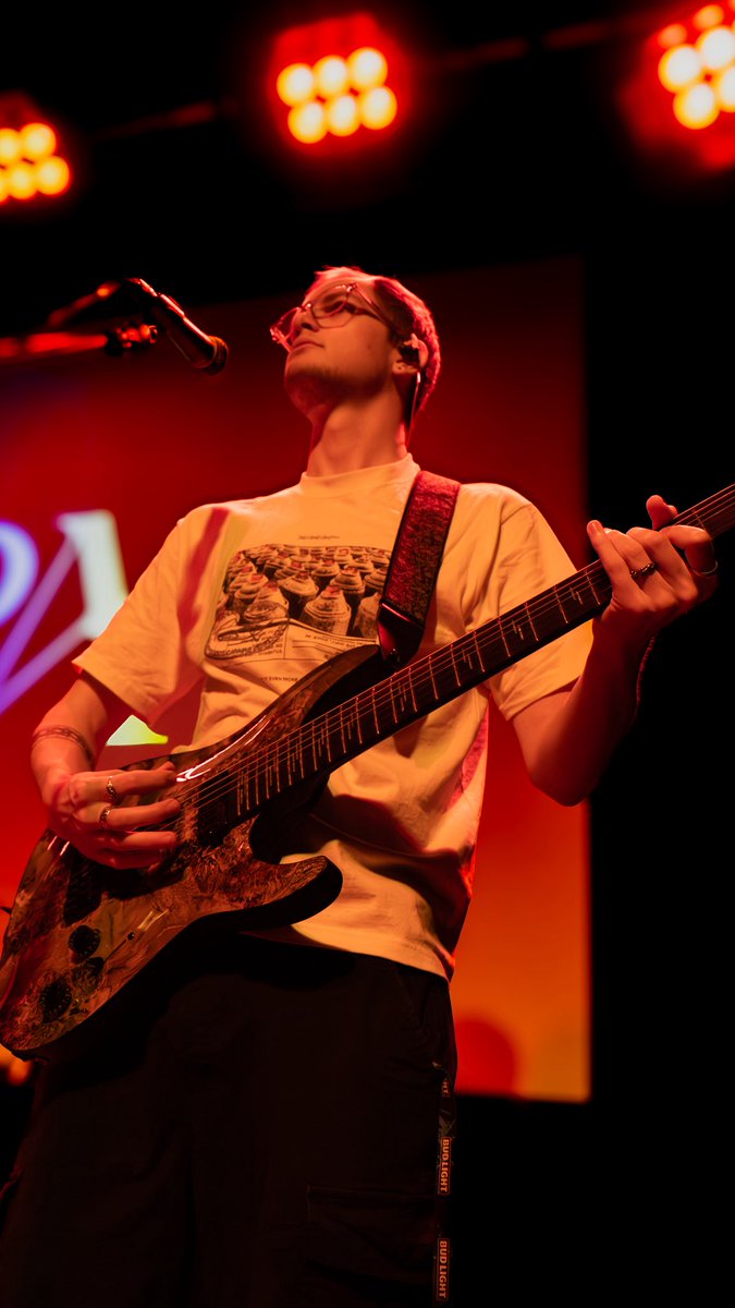 Tristan Seifert tweet media