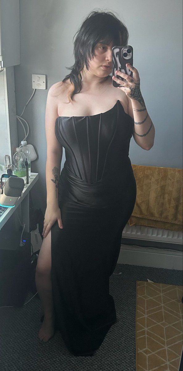 ♱ Rosario Grim 🥀🖋️⟡ tweet media