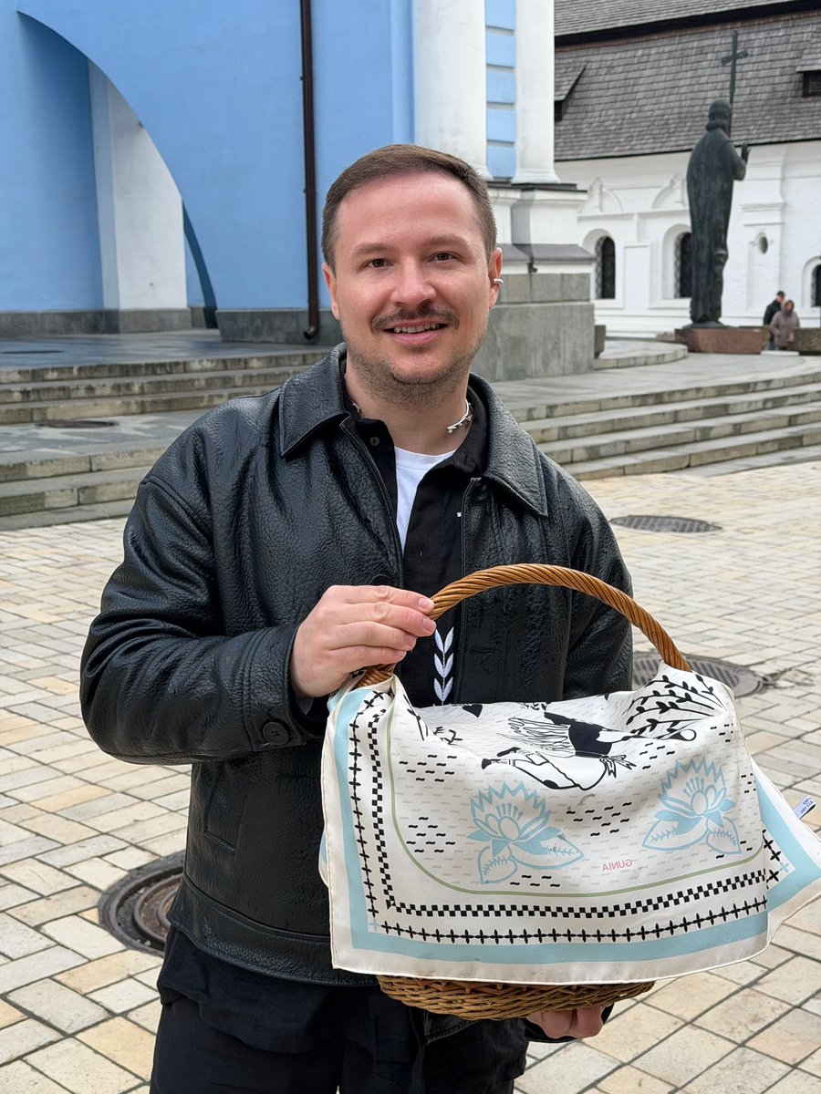 VovaTeslenko's tweet photo. #Великдень – у світлих поглядах, у теплі рук, у знайомих із дитинства відчуттях. Це про щось дуже справжнє і своє – те, що залишається сталим, навіть коли змінюється все. ✨
Христос воскрес! 🕊️ https://t.co/xjs9FIBDu7