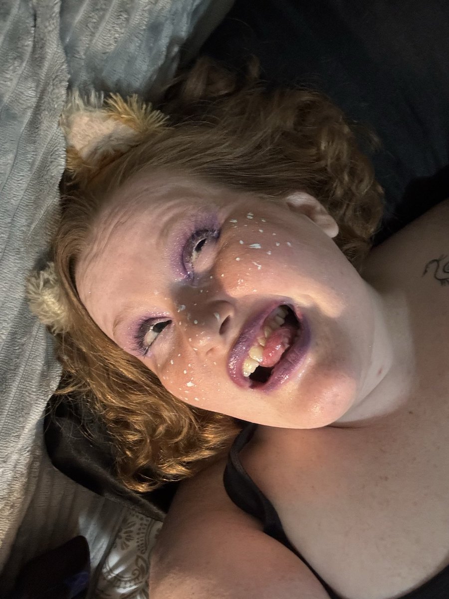 VvermillvixV's tweet photo. I was feeling silly during a few of my photo shoots! More serious photos to come. 
#goofy #chubby #redhead #nsfw https://t.co/xugWsOr6Gt