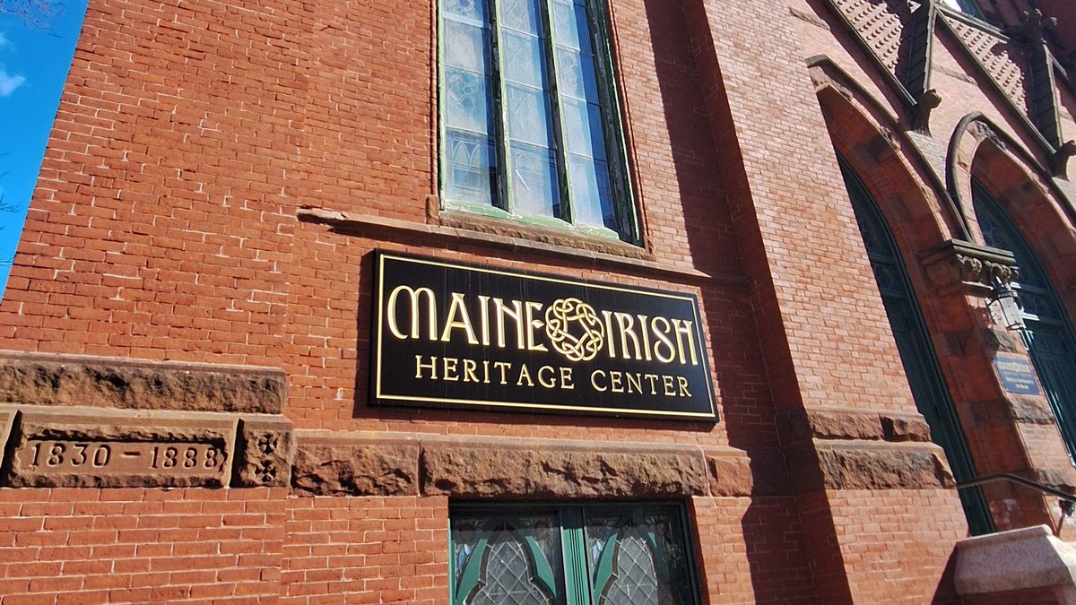 LukeMorganPoet's tweet photo. The first of my readings in Maine went well yesterday with laureates Julia Bouwsma and Audrey Gidman in Portland. Thanks to Maine Irish Heritage Centre for inviting and hosting. We all read a poem by Heaney for his birthday. @ArlenHouse https://t.co/skVsaB9wgU