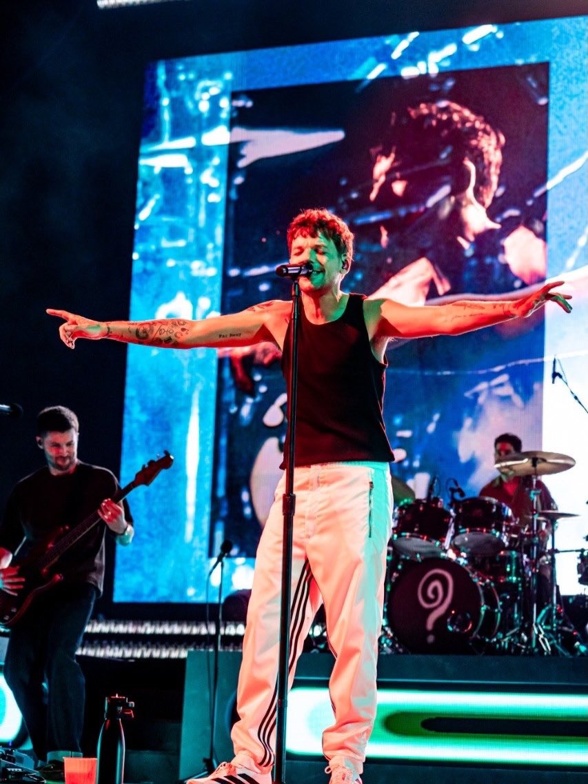 Sunshineee2809's tweet image. 📱| Aquí tienen algunas de nuestras fotos del concierto de Louis del 10 de abril de 2026 en el Unipol Forum 📸🤩 

#Unipolforum #Milán #louistomlinson #fotos #concierto 

—unipolforum