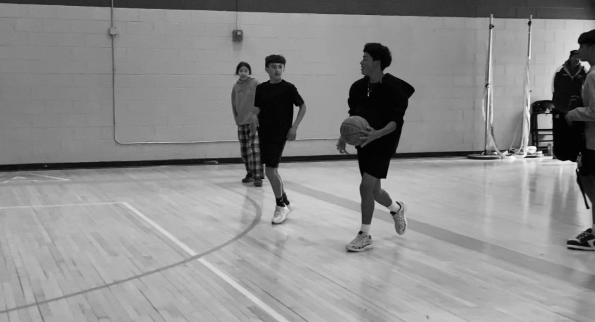 JordanRodrig012's tweet photo. 7th-8th. Same spot. More work, more results. 🏀#progress #ballislife #JordanRodriguez https://t.co/flL6klzIRh