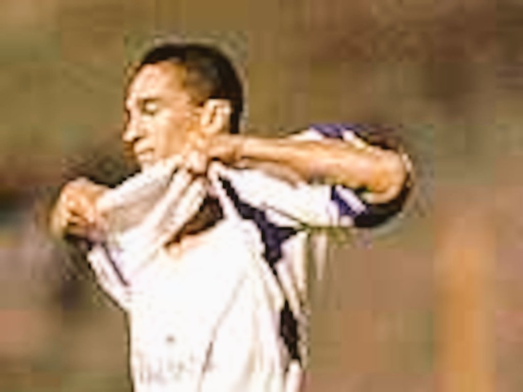 locos_x_eltete's tweet photo. "@BarataRN" era el apodo de João Maria Menezes Bezerra, un exfutbolista brasileño que jugó para el CD Tenerife. El jugador formó parte del equipo a principios de la década de 2000 era un delantero que llevaba el gol en la sangre. https://t.co/7ECfr7qs2u