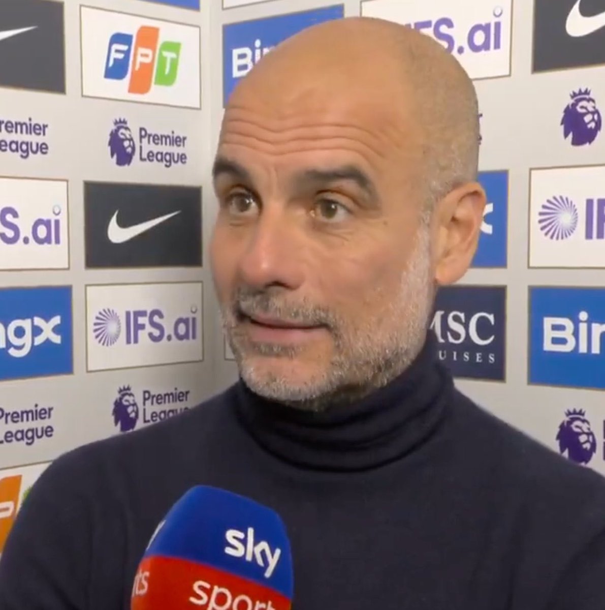 عمرو tweet media