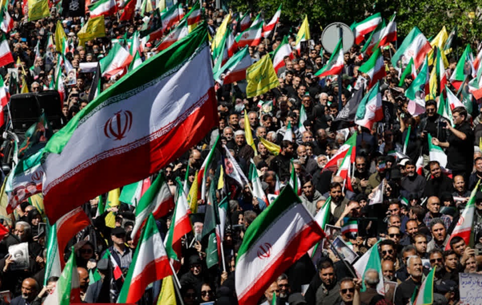 meakhak's tweet photo. اصناف بازوان ستبر انقلاب‌اند.
امام خمینی (ره)

#اصناف_جان_فدای_ایران
#با_هم_برای_ایران https://t.co/YJslyIr7aq