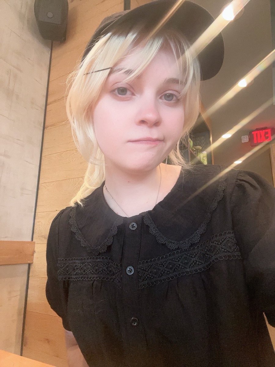 whimsicalcel tweet media