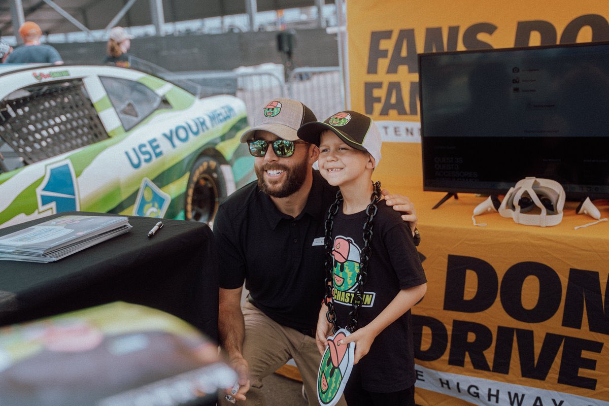 Rosschastainfan1 tweet media