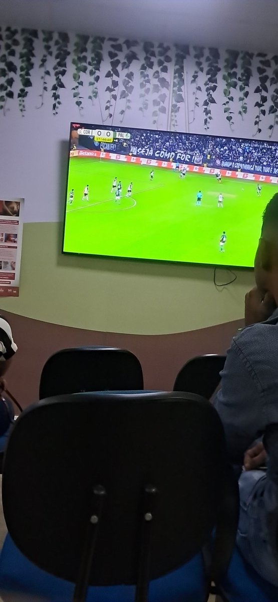3du00yvl's tweet photo. eu assistindo o jogo do corinthians no UPA pq a TV é maior que a de casa e nego me pedindo pix kkkk https://t.co/59JGOnmFVB