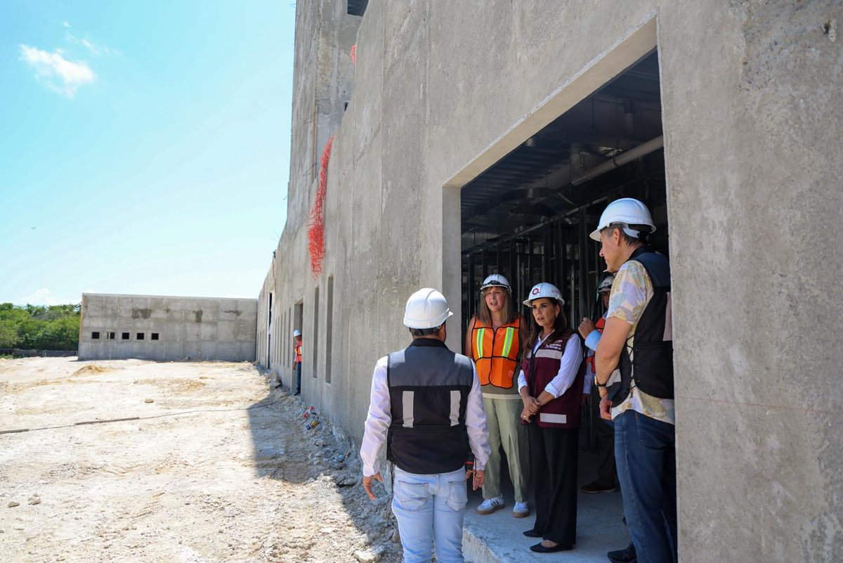 🏥 #Chetumal
La gobernadora Mara Lezama supervisó avances del nuevo Hospital General, que podría abrir este mismo año
El proyecto IMSS-Bienestar contará con 272 camas, 5 quirófanos y especialidades médicas, fortaleciendo la atención en la capital
