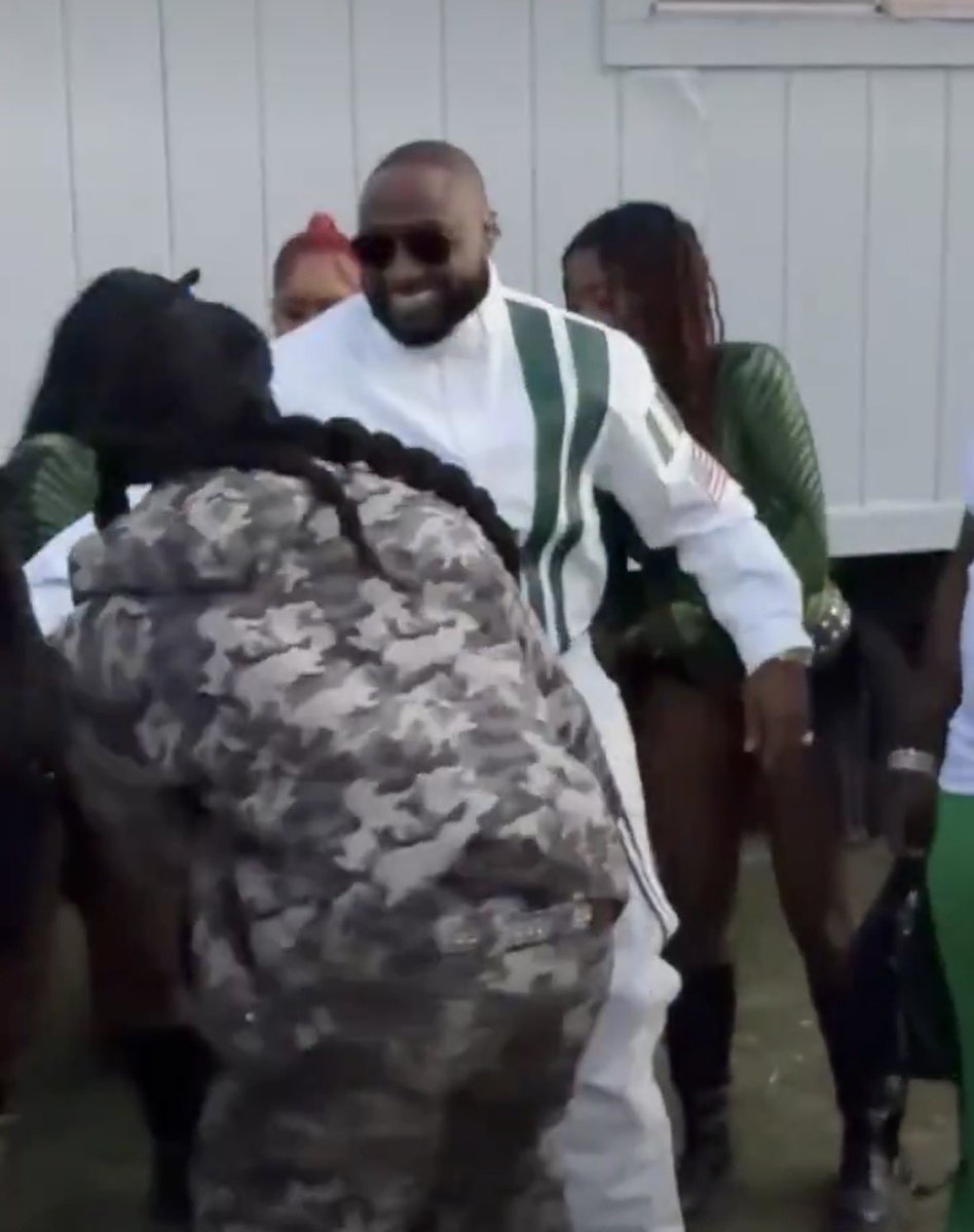 Mike Dřøy tweet media