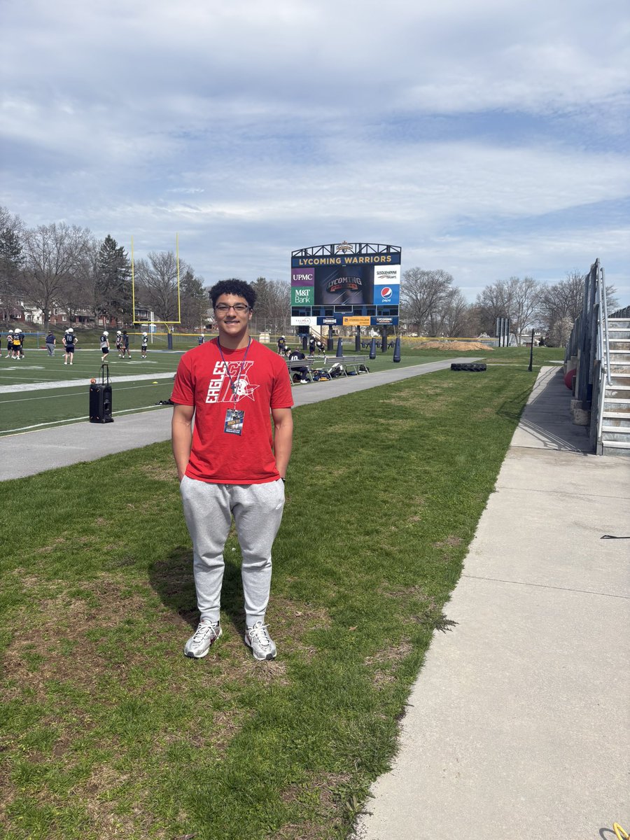 HolmesJaydin's tweet photo. Thank you @CoachNewton_ for offering me a Junior Day invite to campus! @WarriorsFBal 
@coachoswalt @CoachFro95 @Coach_Astorino @CVHS_Football @gobigrecruiting @PRZVicCastillo https://t.co/NSY2RsbaGX