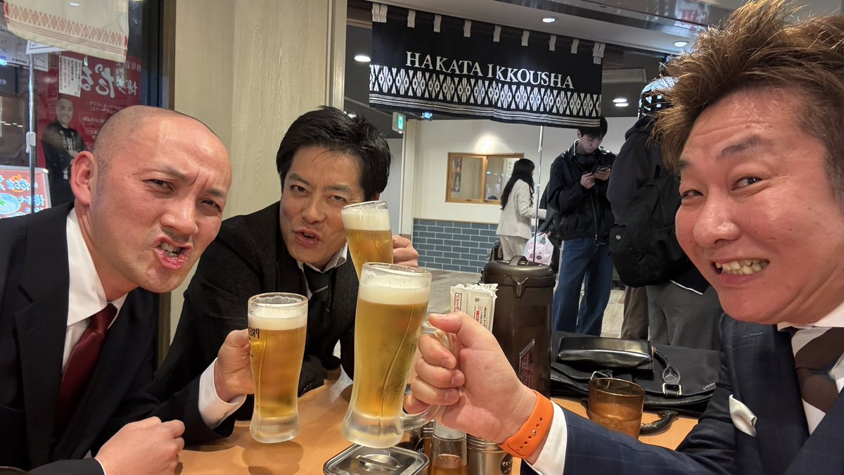 昨日は麻雀プロとなって初めての公式戦でした。
新人王戦西日本予選（福岡、広島）が福岡でありました。

本戦進出は上位2名。5回戦までの結果で上位８名で６回戦目を行い、ポイント順で２位までが勝ち上がりというシステムでした。
