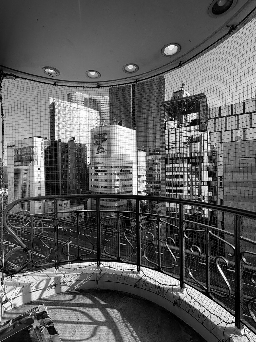 博品館劇場は舞台撮影のスタート地。
なぜか舞台上ではなく本番中の楽屋周りをドキュメンタリー撮影することになり、そこから約20年。
この景色を見ると初心に返ります。
また来れますように！
ありがとうございました。